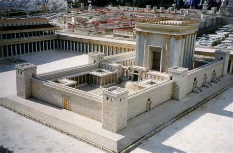 tempelet i jerusalem blir bygd opp igjen